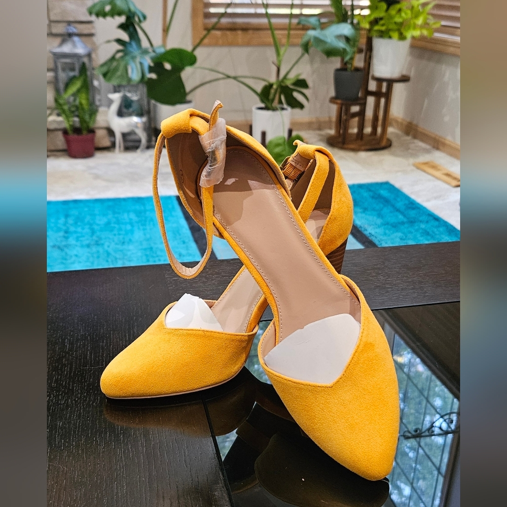 Source Unknown Vibrant Yellow Heels